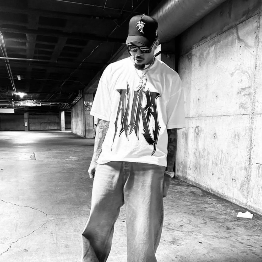 Auracles Black and Red Graphic T-Shirt